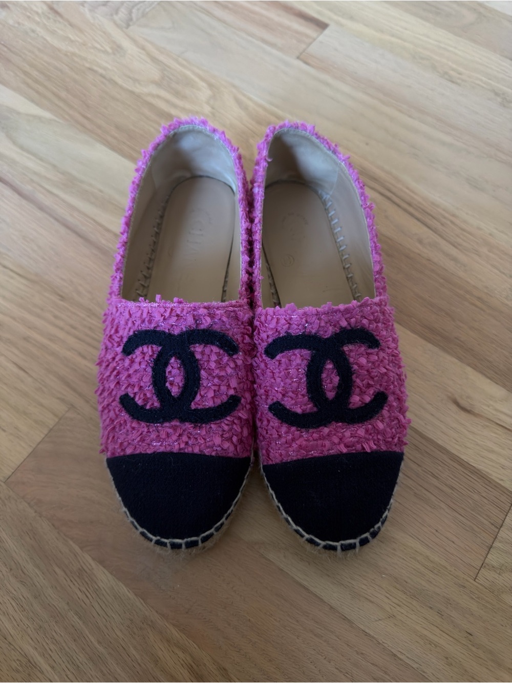 Chanel Pink Bouclé Espadrilles with navy blue Cap Toe